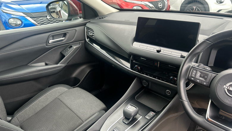 Nissan Qashqai 1.3 DiG-T MH 158 N-Connecta 5dr Xtronic Petrol Hatchback